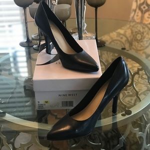 Nine West Navy Leather Dress Pump